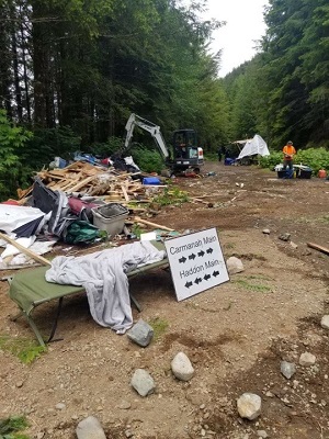 Photo of piles of garbage and debris
